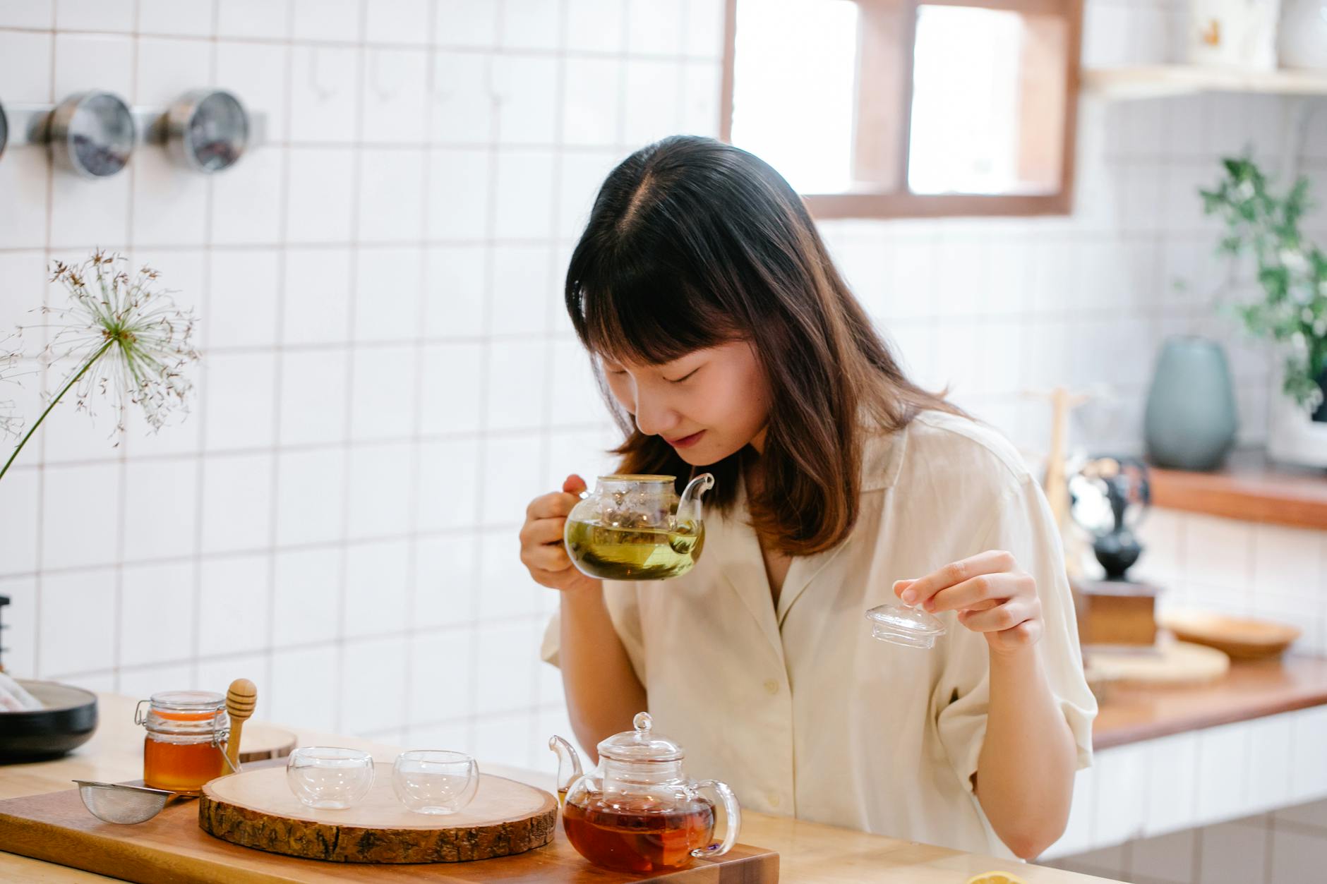7 Frugal Habits to Save Money and Live Well